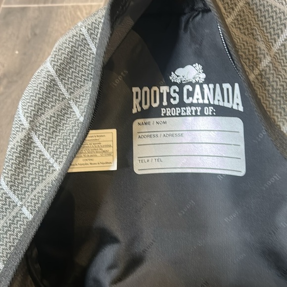 ROOTS Tech Zone Gray Black Backpack NEW - Picture 4 of 16